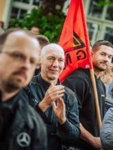 Dritte Verhandlung im KFZ-Gewerbe gestartet: 800 Beschäftigte zeigen Arbeitgeber rote Karte!