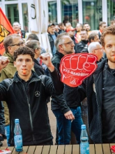 Dritte Verhandlung im KFZ-Gewerbe gestartet: 800 Beschäftigte zeigen Arbeitgeber rote Karte!