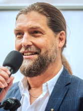 Dritte Verhandlung im KFZ-Gewerbe gestartet: 800 Beschäftigte zeigen Arbeitgeber rote Karte!