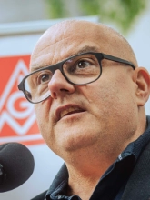 Dritte Verhandlung im KFZ-Gewerbe gestartet: 800 Beschäftigte zeigen Arbeitgeber rote Karte!