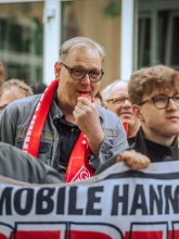 Dritte Verhandlung im KFZ-Gewerbe gestartet: 800 Beschäftigte zeigen Arbeitgeber rote Karte!