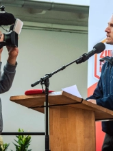 Dritte Verhandlung im KFZ-Gewerbe gestartet: 800 Beschäftigte zeigen Arbeitgeber rote Karte!