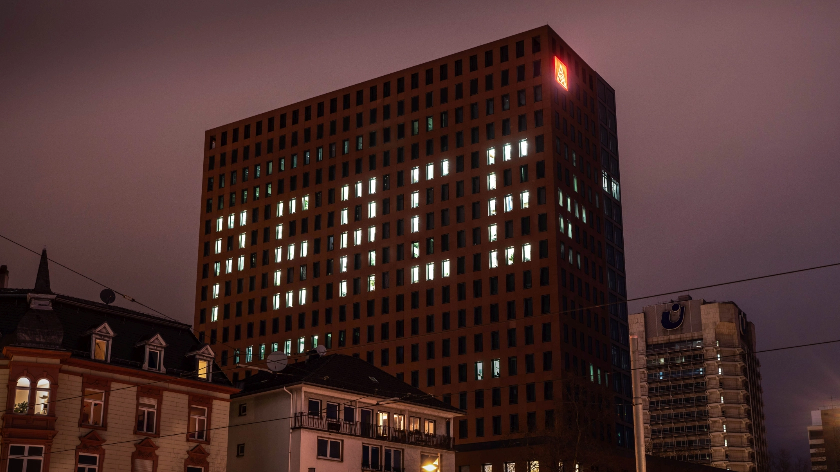 Paece IG Metall Hochhaus - anlässlich Angriff von Russland auf die Ukraine