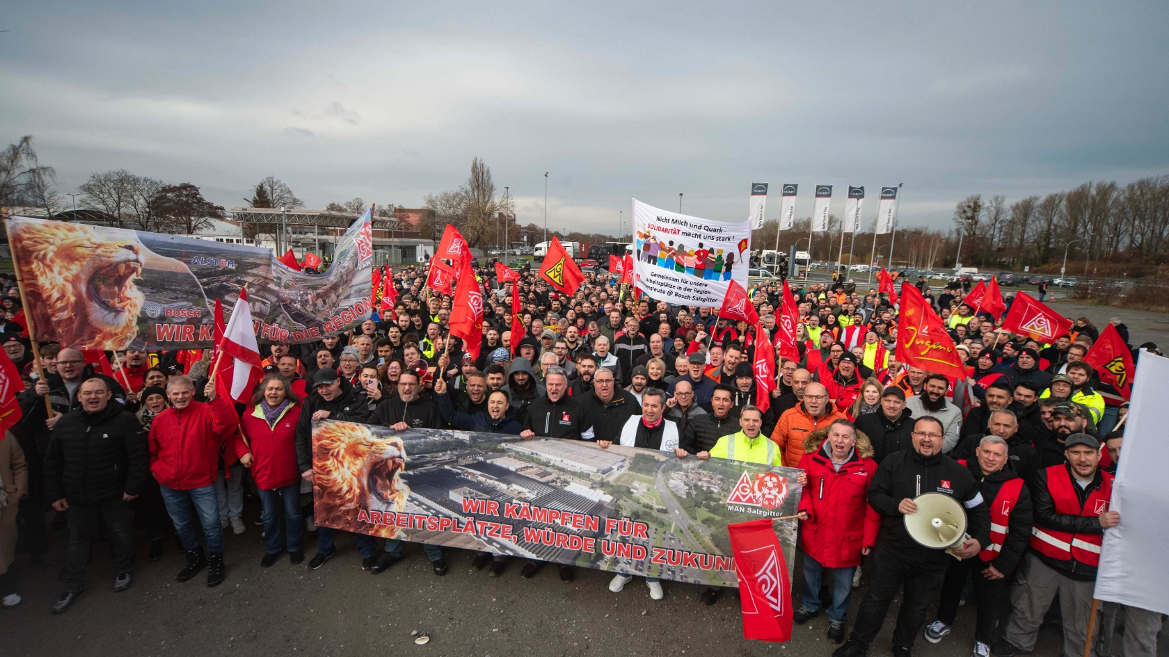 Kundgebung in Salzgitter ein deutliches Signal gegen den drohenden industriellen Kahlschlag und für die Sicherung industrieller Arbeitsplätze