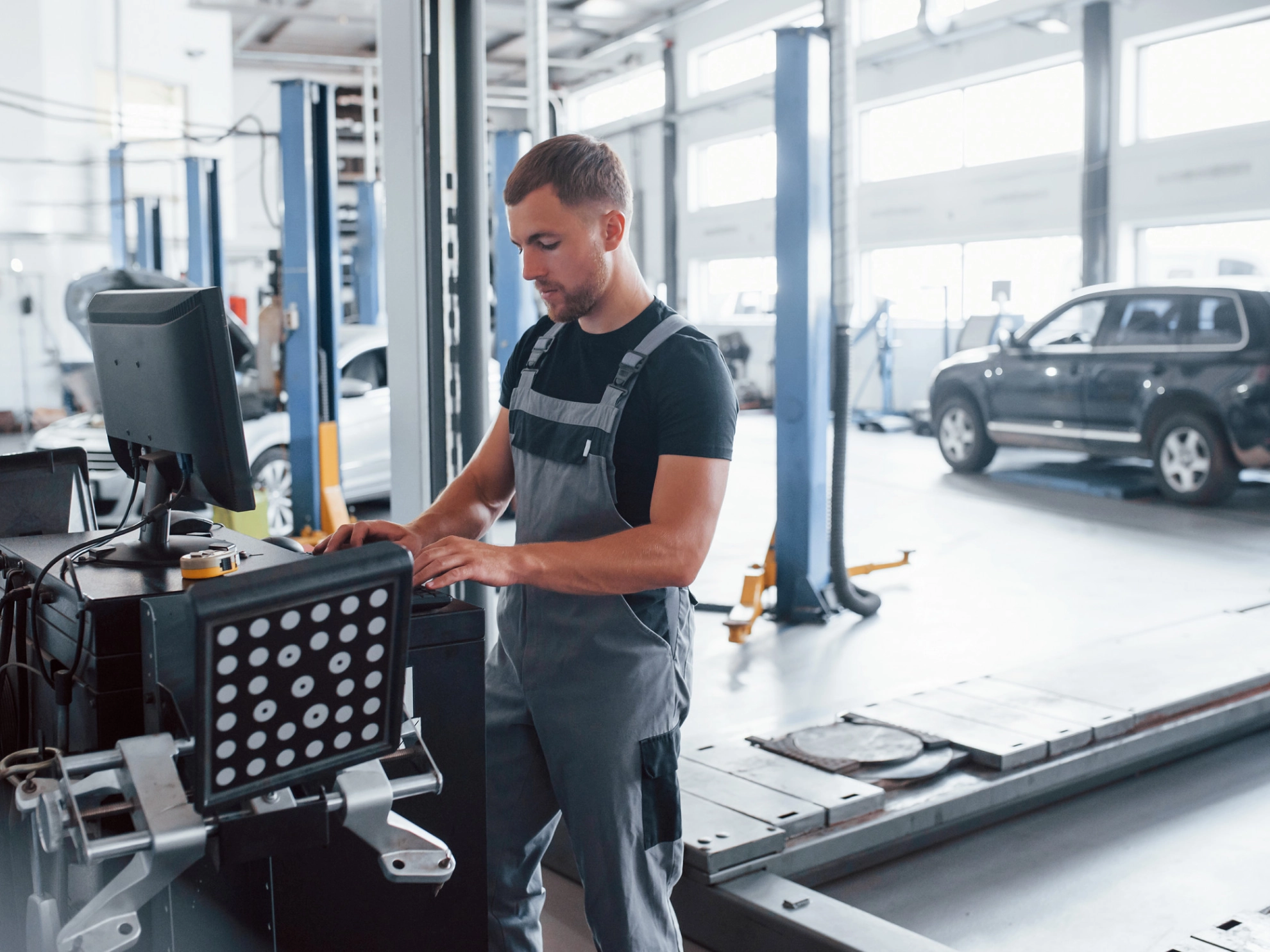 Symbolbild Autoindustrie Steuerung Digital