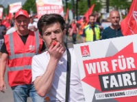 1000 Leihbeschäftigte demonstrieren für Inflationsausgleichsprämie in München