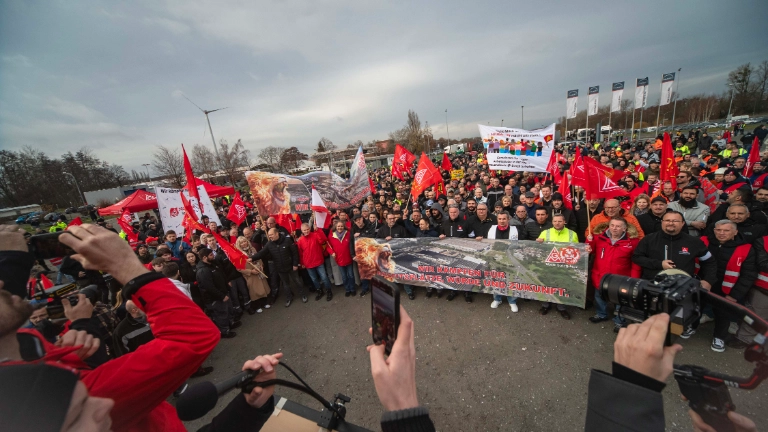 Kundgebung in Salzgitter ein deutliches Signal gegen den drohenden industriellen Kahlschlag und für die Sicherung industrieller Arbeitsplätze